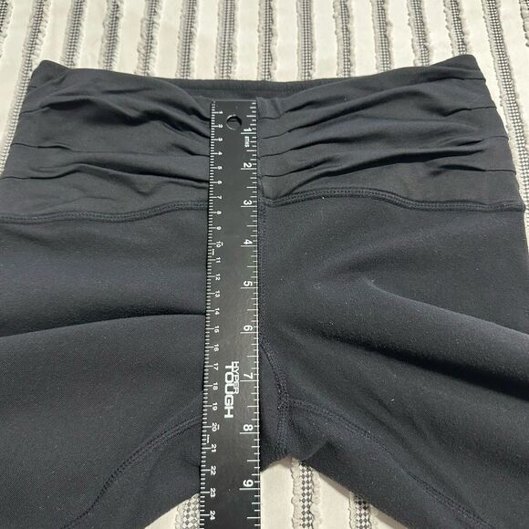 Lululemon Ruched Waist And Side Bottom Black Capri Leggings Size 4 Yoga Athletic - Picture 9 of 11